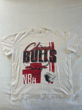 Abercrombie Men's Chicago Bulls tee